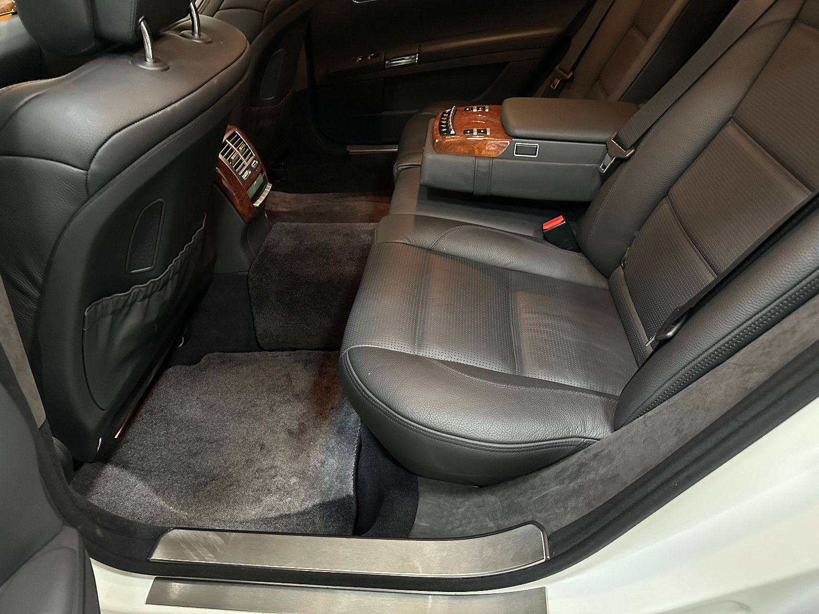 Fahrzeugabbildung Mercedes-Benz S 63 AMG Lang Originalzustand