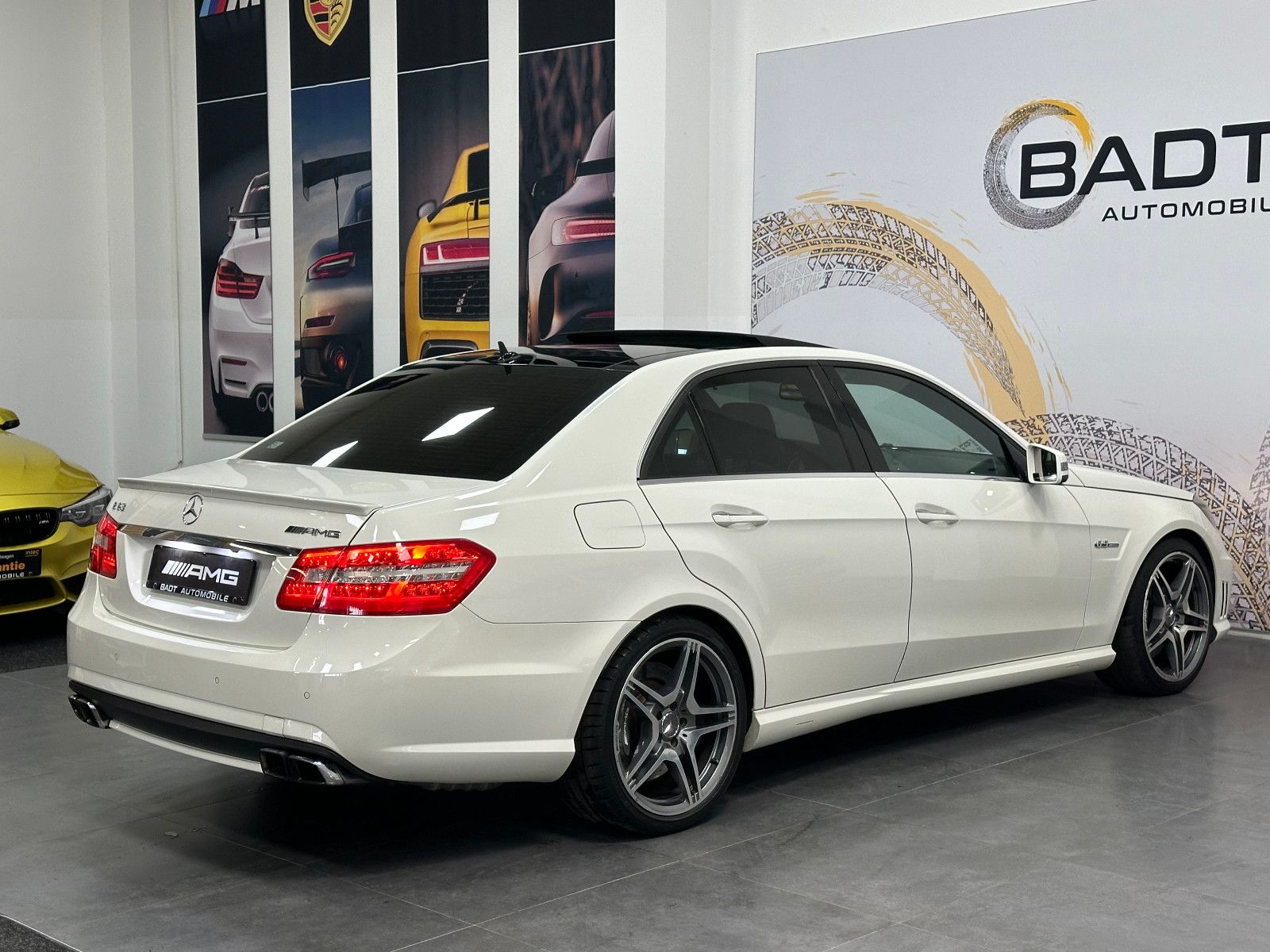 Fahrzeugabbildung Mercedes-Benz E 63 AMG PANO Harman Kardon Keyless GO