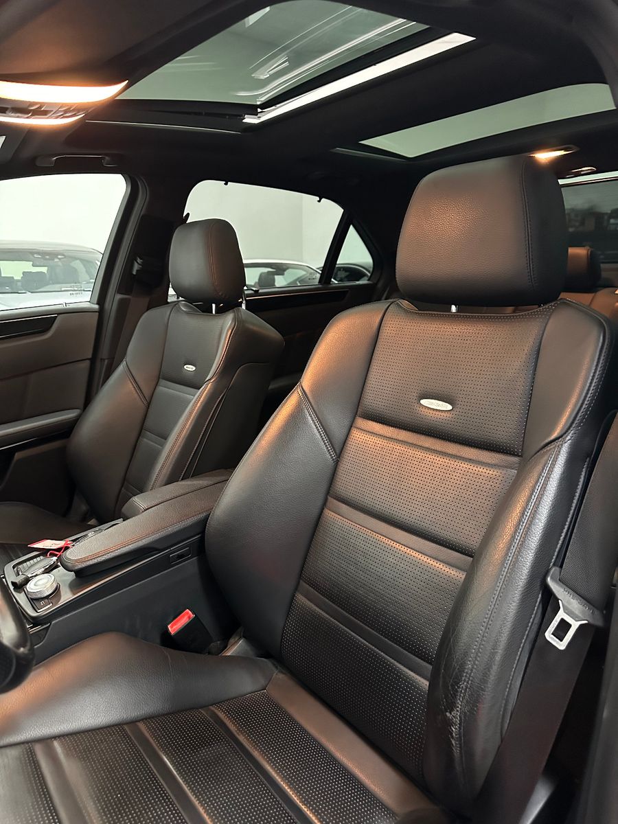 Fahrzeugabbildung Mercedes-Benz E 63 AMG PANO Harman Kardon Keyless GO