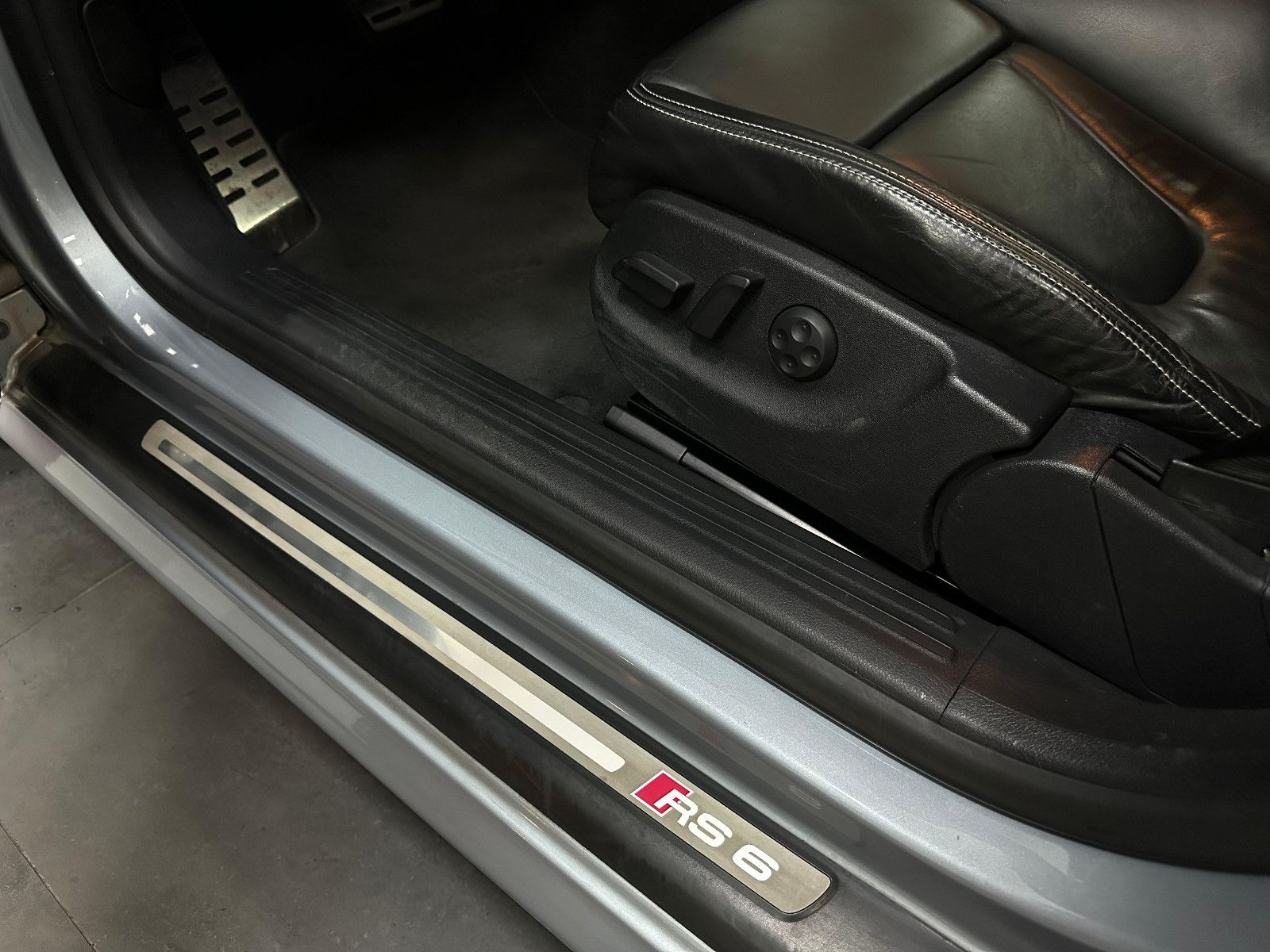 Fahrzeugabbildung Audi RS6 Lim. 5.0 TFSI quattro BOSE*CARBON*SERVICE*