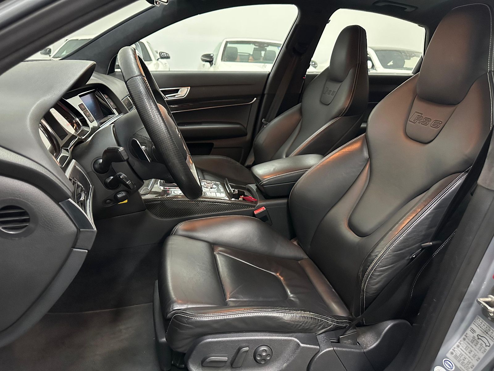 Fahrzeugabbildung Audi RS6 Lim. 5.0 TFSI quattro BOSE*CARBON*SERVICE*