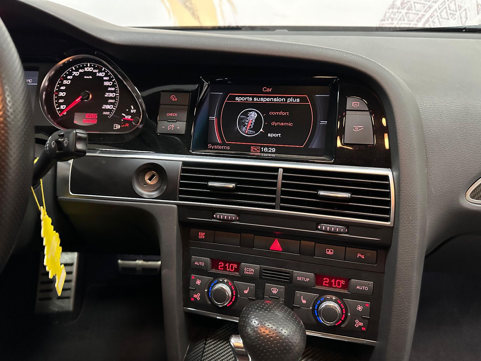 Fahrzeugabbildung Audi RS6 Lim. 5.0 TFSI quattro BOSE*CARBON*SERVICE*