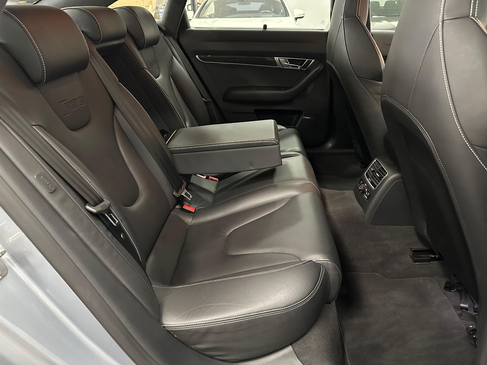 Fahrzeugabbildung Audi RS6 Lim. 5.0 TFSI quattro BOSE*CARBON*SERVICE*