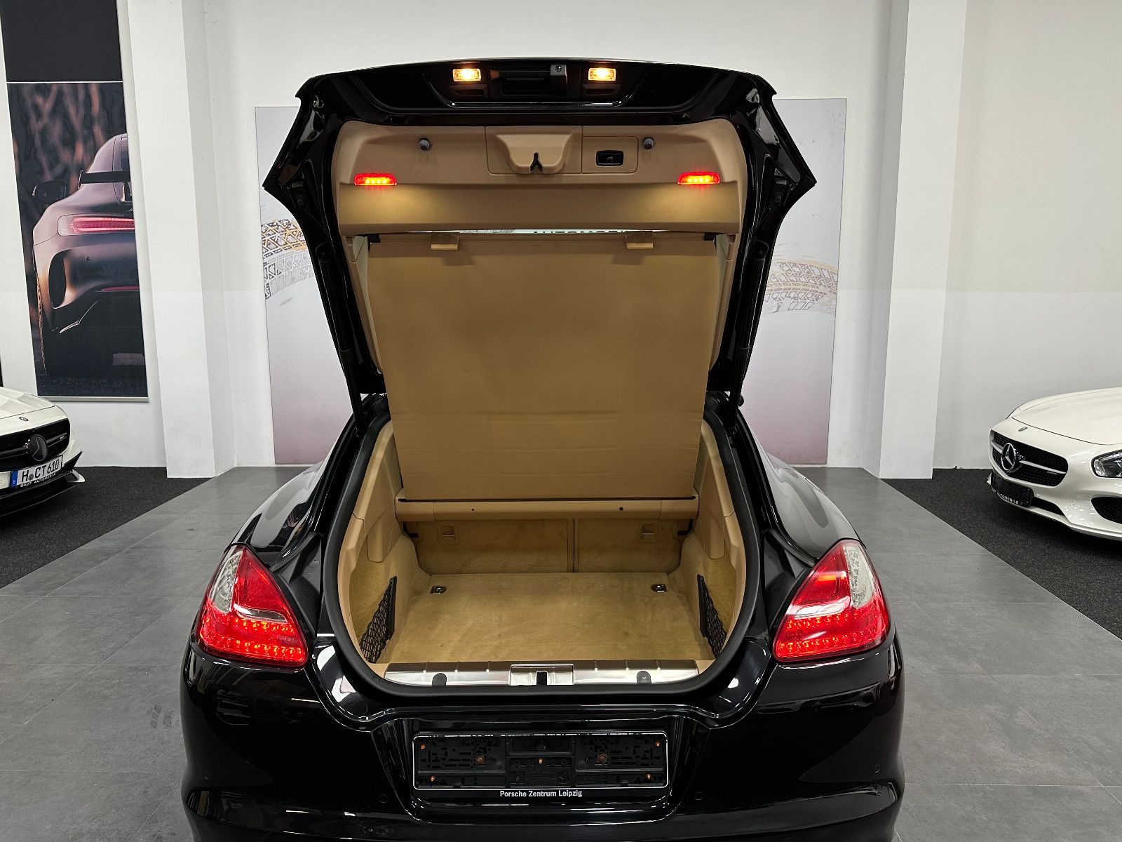 Fahrzeugabbildung Porsche Panamera GTS BOSE 20" BEIGE KLAPPENAUSPUFF