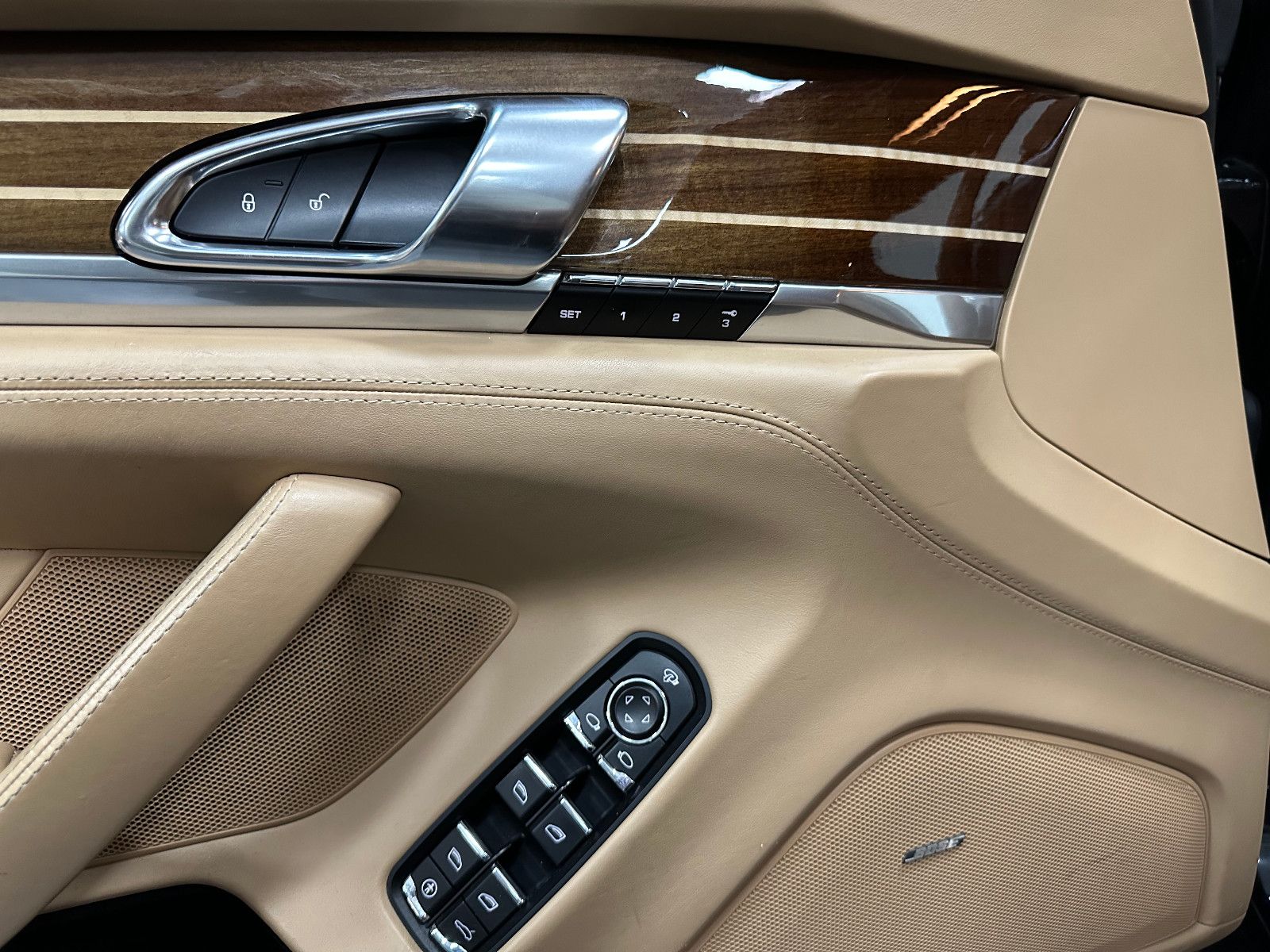 Fahrzeugabbildung Porsche Panamera GTS BOSE 20" BEIGE KLAPPENAUSPUFF