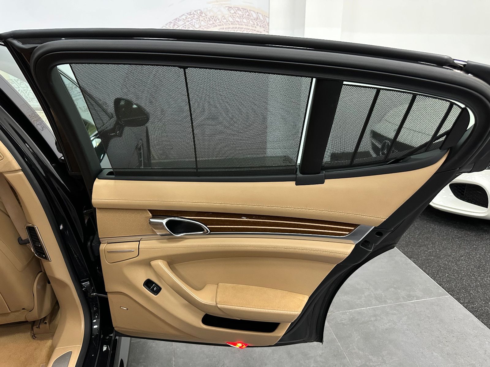 Fahrzeugabbildung Porsche Panamera GTS BOSE 20" BEIGE KLAPPENAUSPUFF