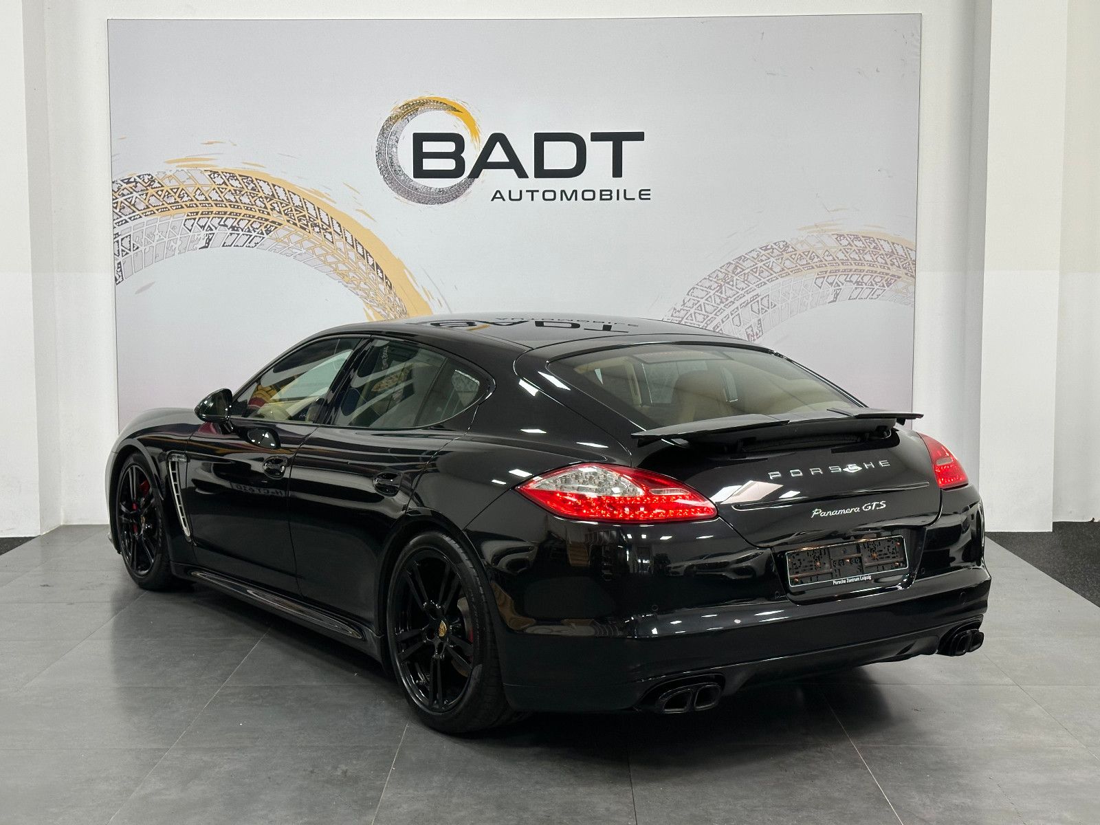 Fahrzeugabbildung Porsche Panamera GTS BOSE 20" BEIGE KLAPPENAUSPUFF