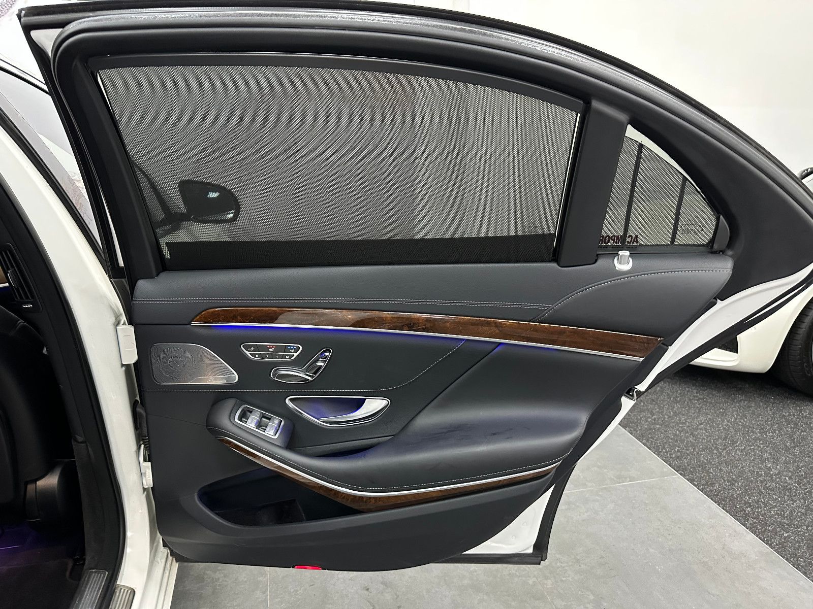 Fahrzeugabbildung Mercedes-Benz S 500 L *DTR*360°*PANORAMA*BURMESTER*MEMORY