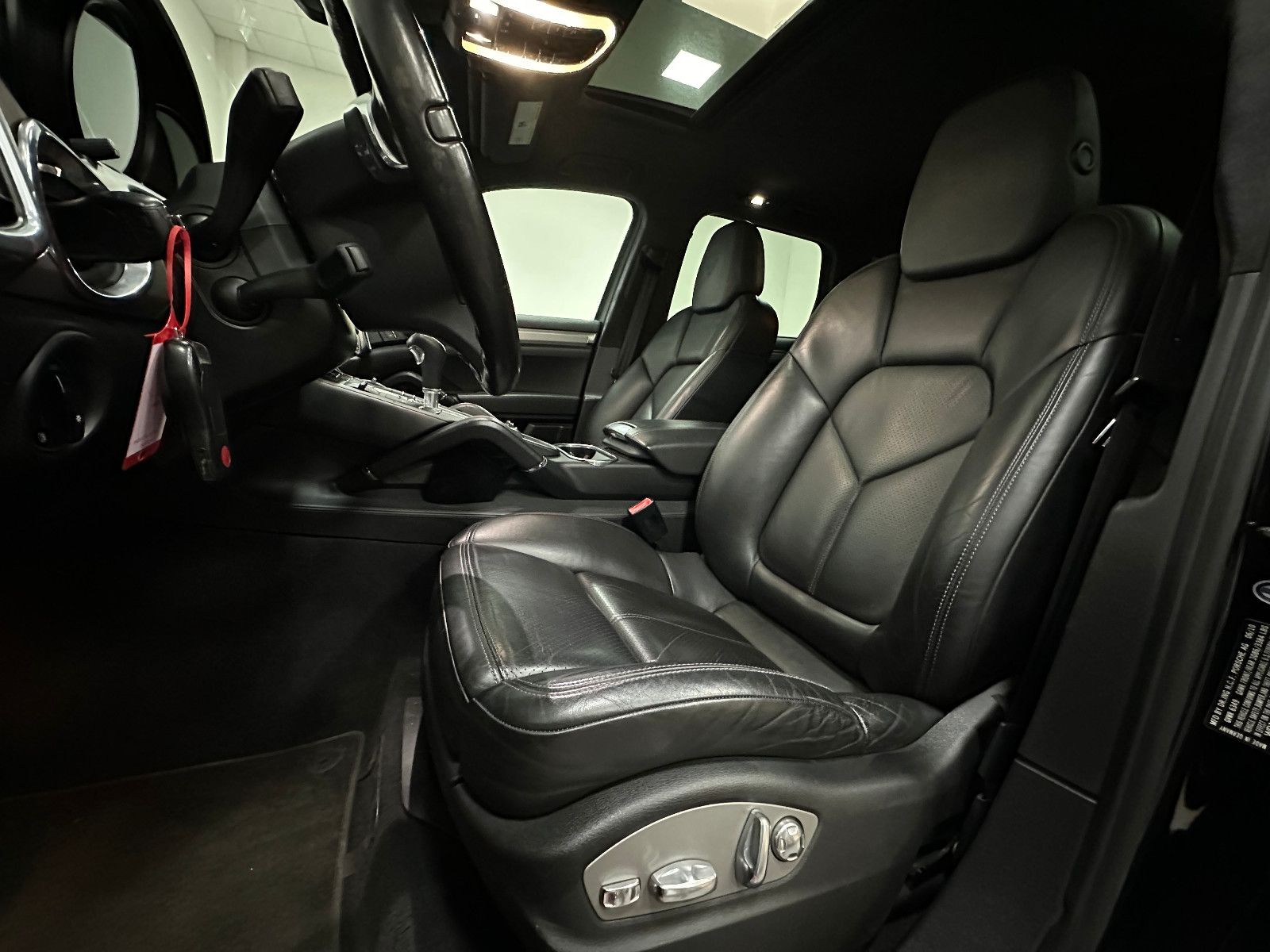 Fahrzeugabbildung Porsche Cayenne Turbo Burmester Memory Schiebedach