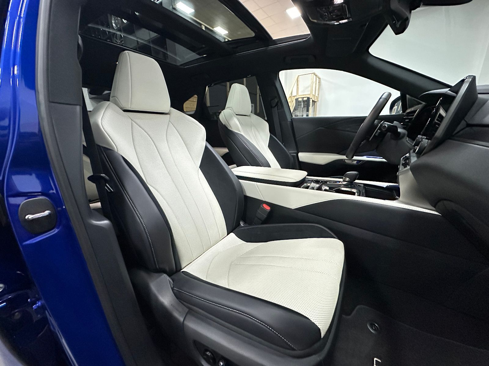 Fahrzeugabbildung Lexus RX 500 h DIRECT4 F SPORT+ PANO 360° AMBIENTE