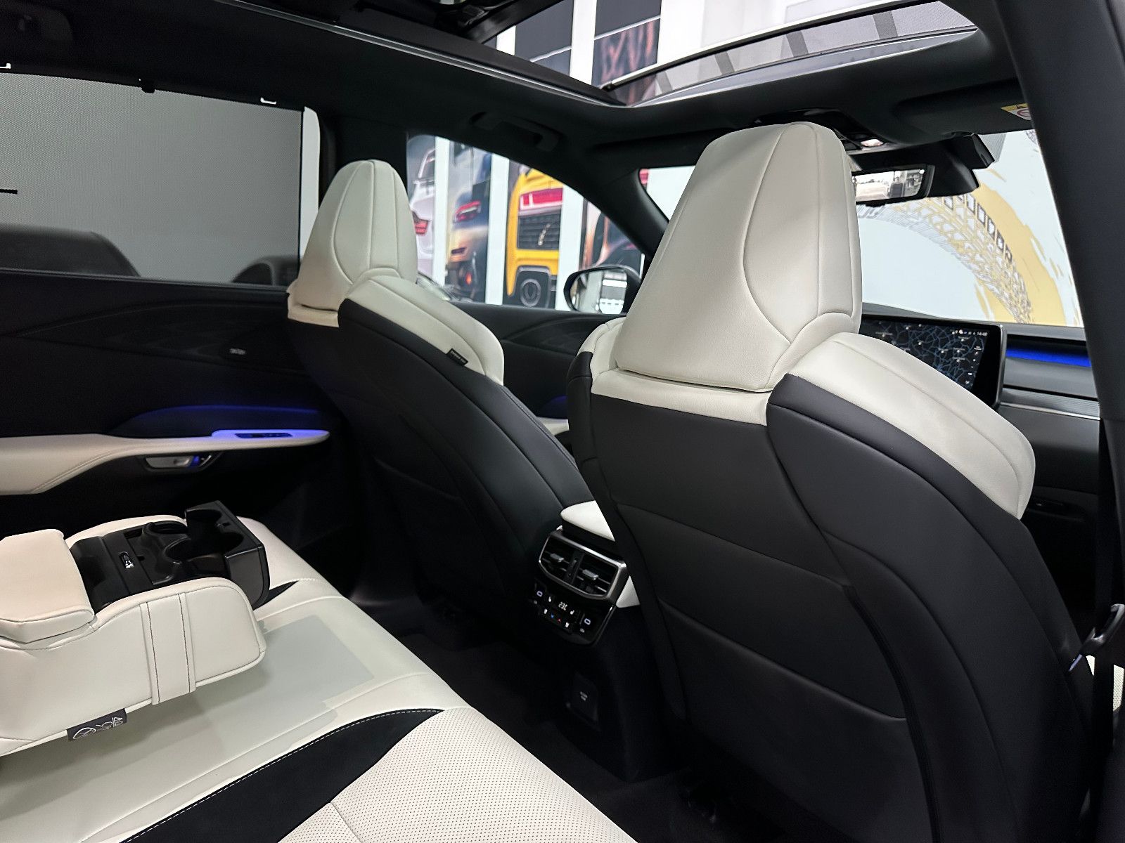 Fahrzeugabbildung Lexus RX 500 h DIRECT4 F SPORT+ PANO 360° AMBIENTE