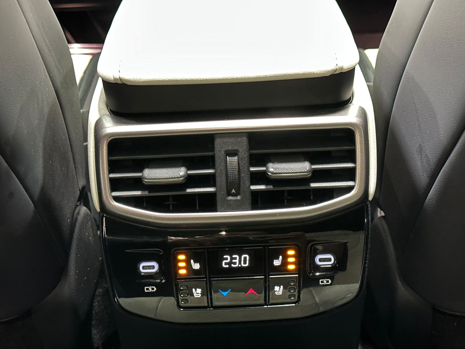 Fahrzeugabbildung Lexus RX 500 h DIRECT4 F SPORT+ PANO 360° AMBIENTE