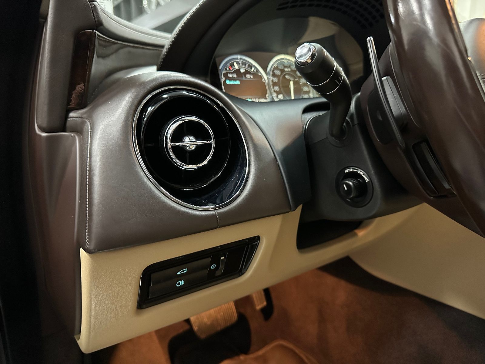 Fahrzeugabbildung Jaguar XJ Premium Luxury AWD Lang TV PANO