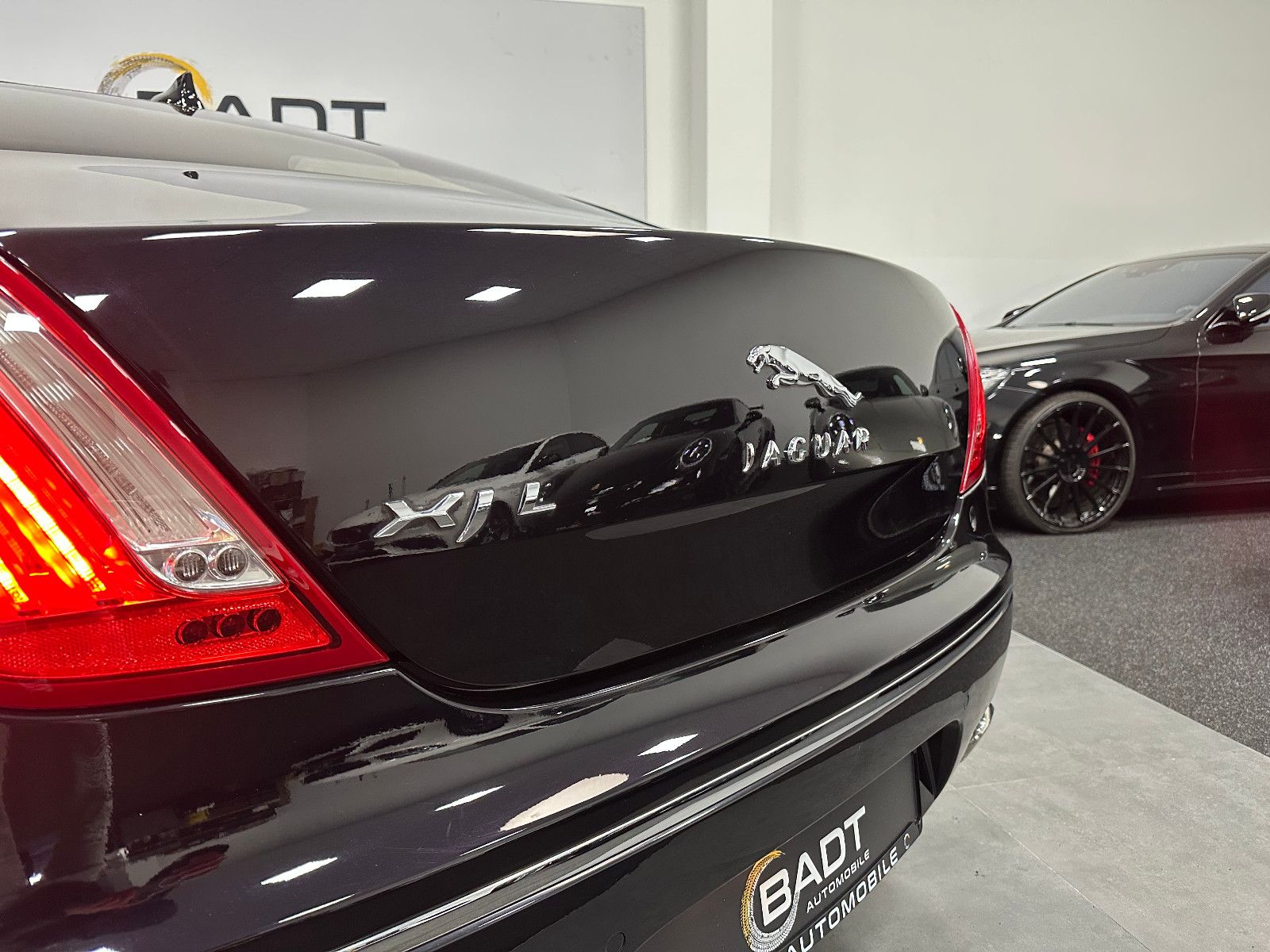 Fahrzeugabbildung Jaguar XJ Premium Luxury AWD Lang TV PANO