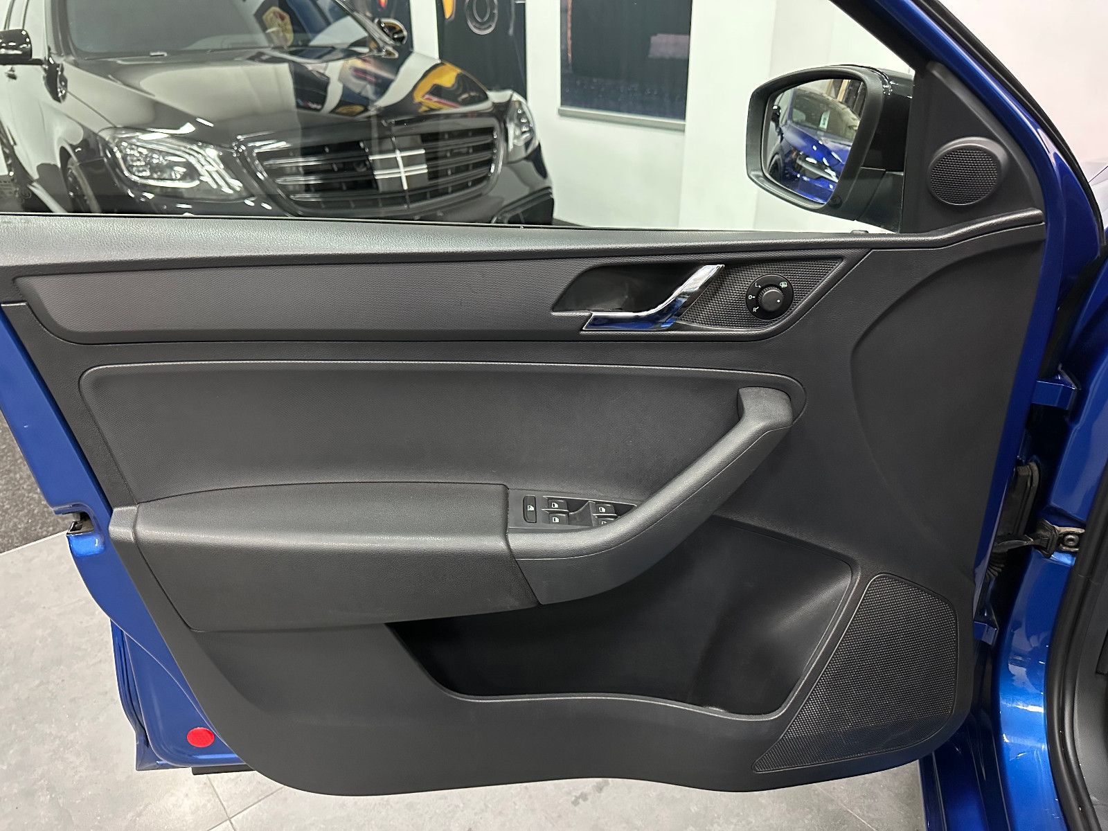 Fahrzeugabbildung SKODA Rapid Spaceback Style Plus DSG GLASDACH