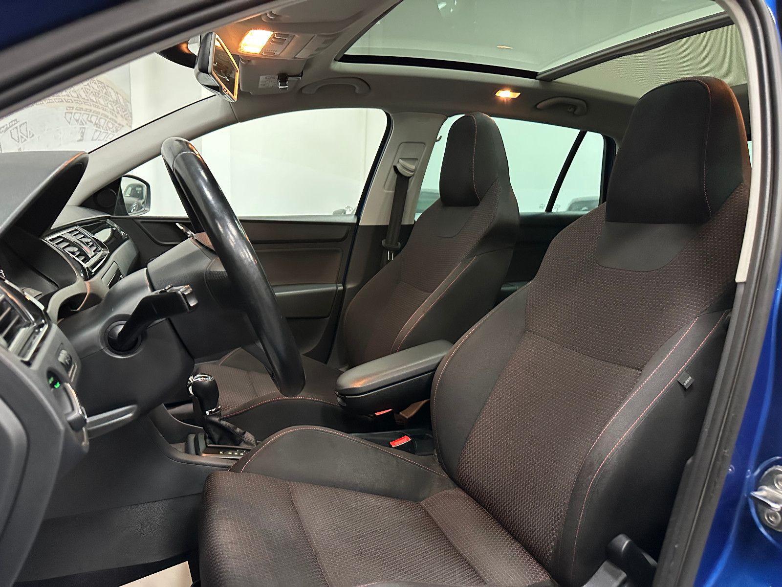 Fahrzeugabbildung SKODA Rapid Spaceback Style Plus DSG GLASDACH