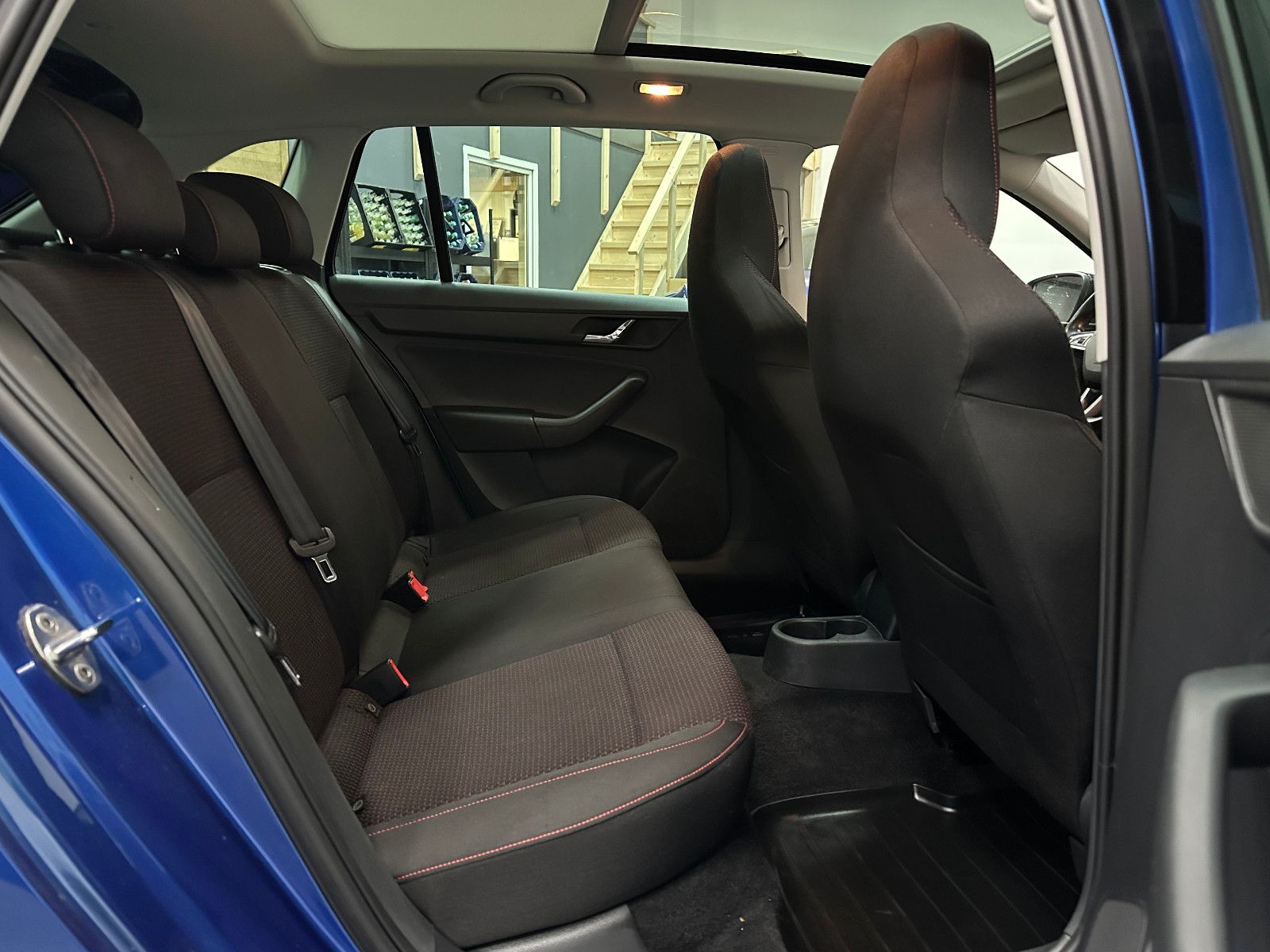 Fahrzeugabbildung SKODA Rapid Spaceback Style Plus DSG GLASDACH