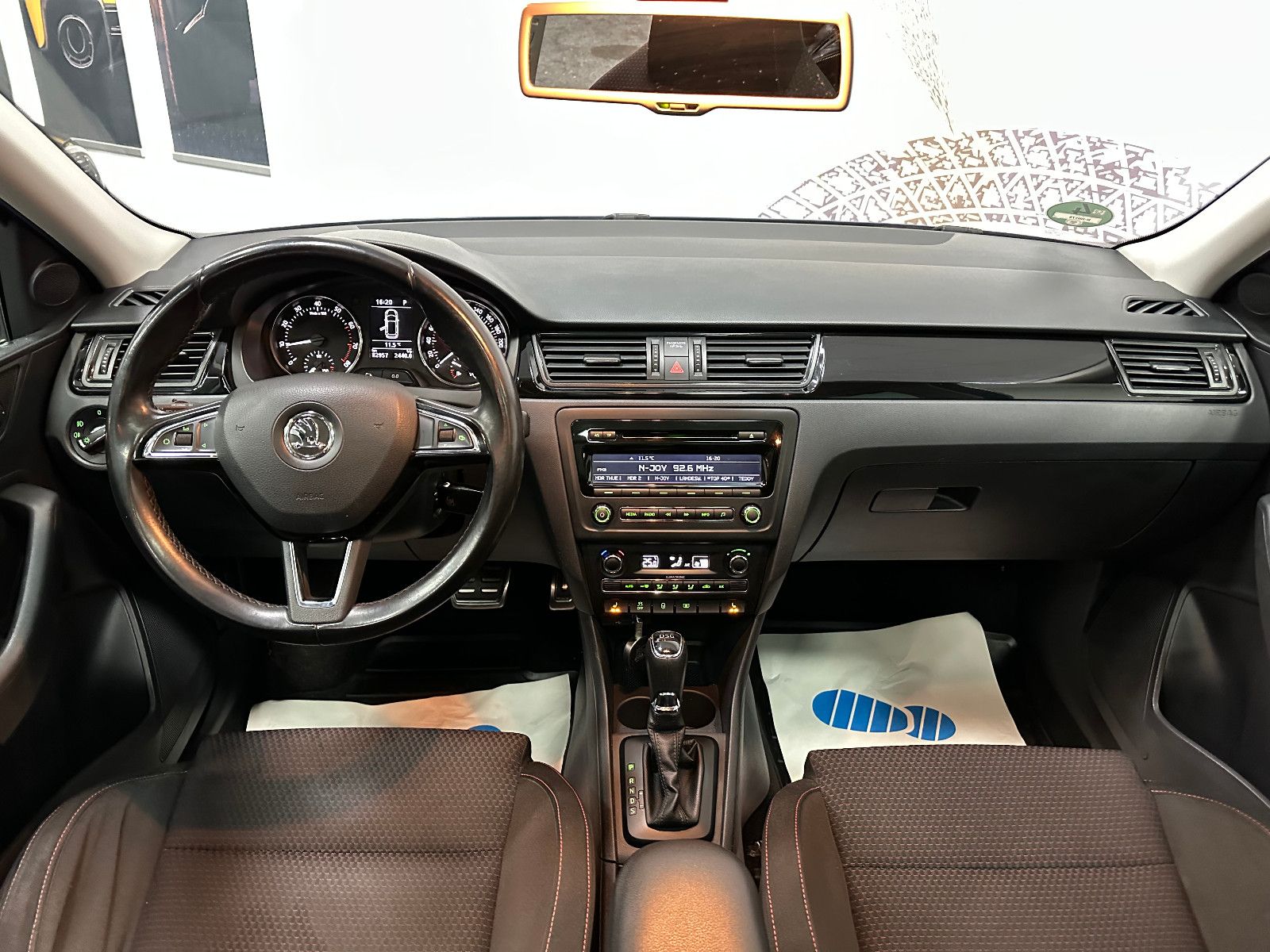 Fahrzeugabbildung SKODA Rapid Spaceback Style Plus DSG GLASDACH