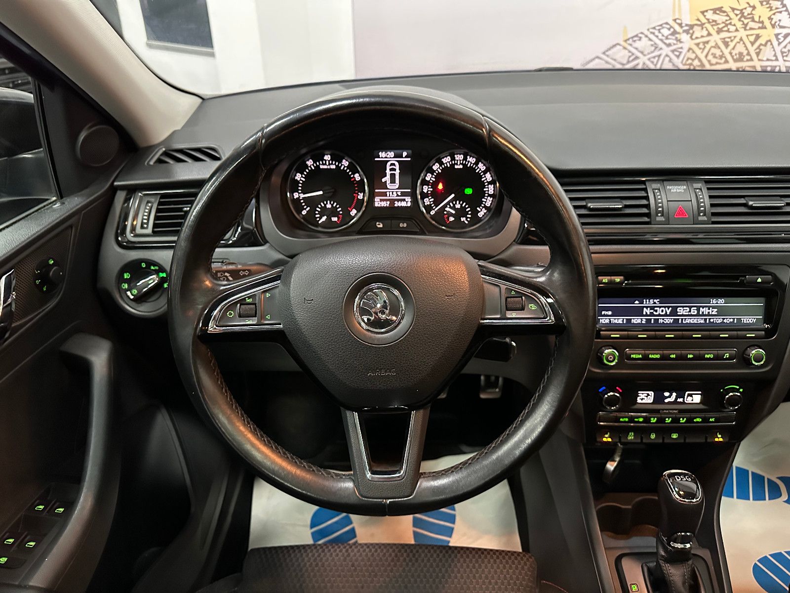 Fahrzeugabbildung SKODA Rapid Spaceback Style Plus DSG GLASDACH