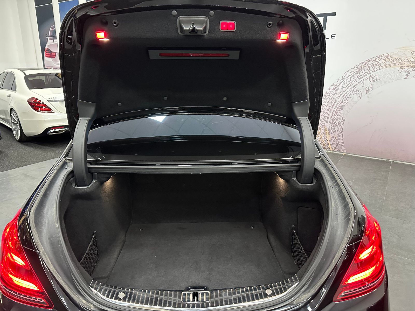 Fahrzeugabbildung Mercedes-Benz S 63 AMG 4Matic+ L *22Zoll*PANO*Voll*