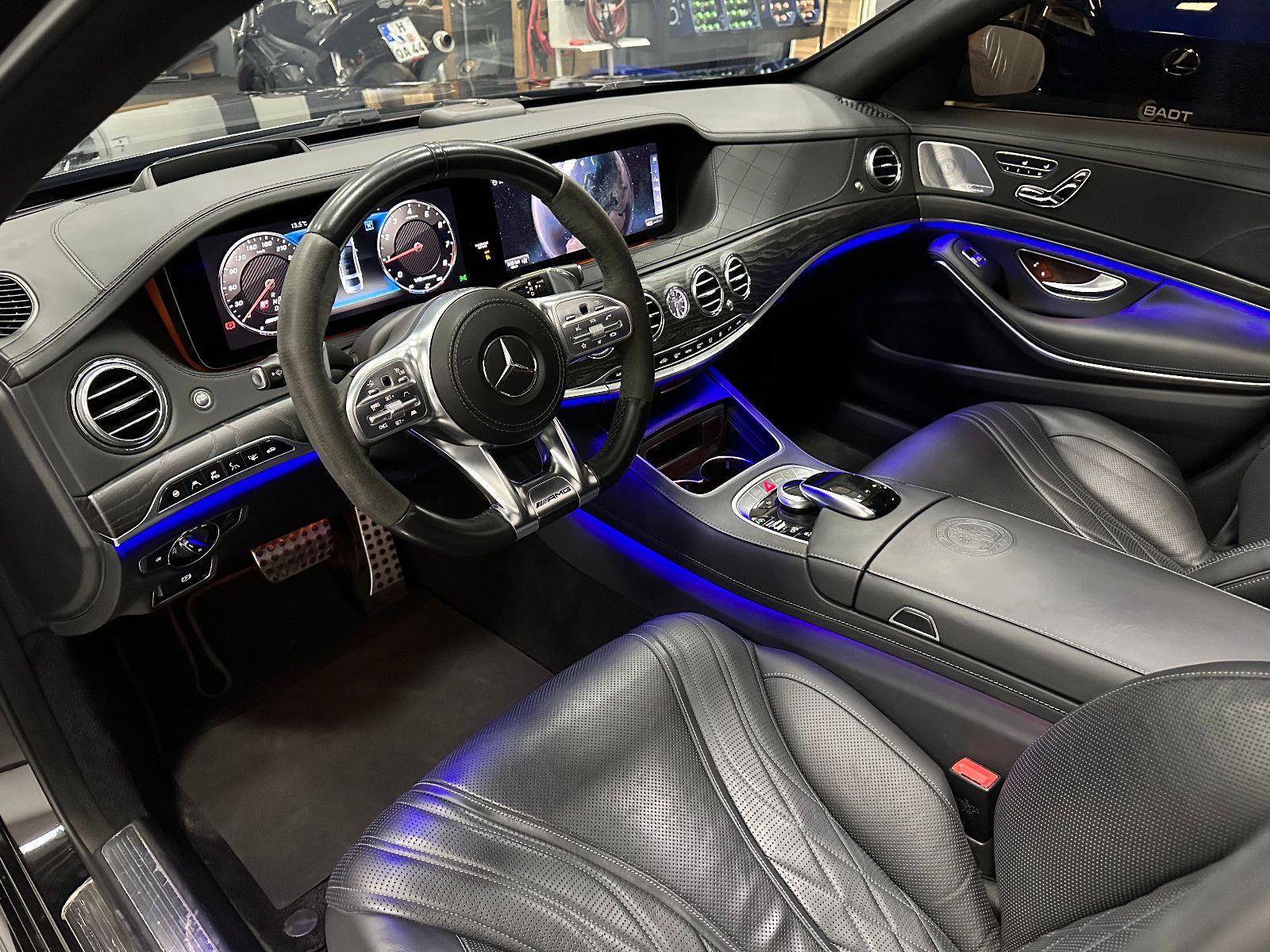 Fahrzeugabbildung Mercedes-Benz S 63 AMG 4Matic+ L *22Zoll*PANO*Voll*