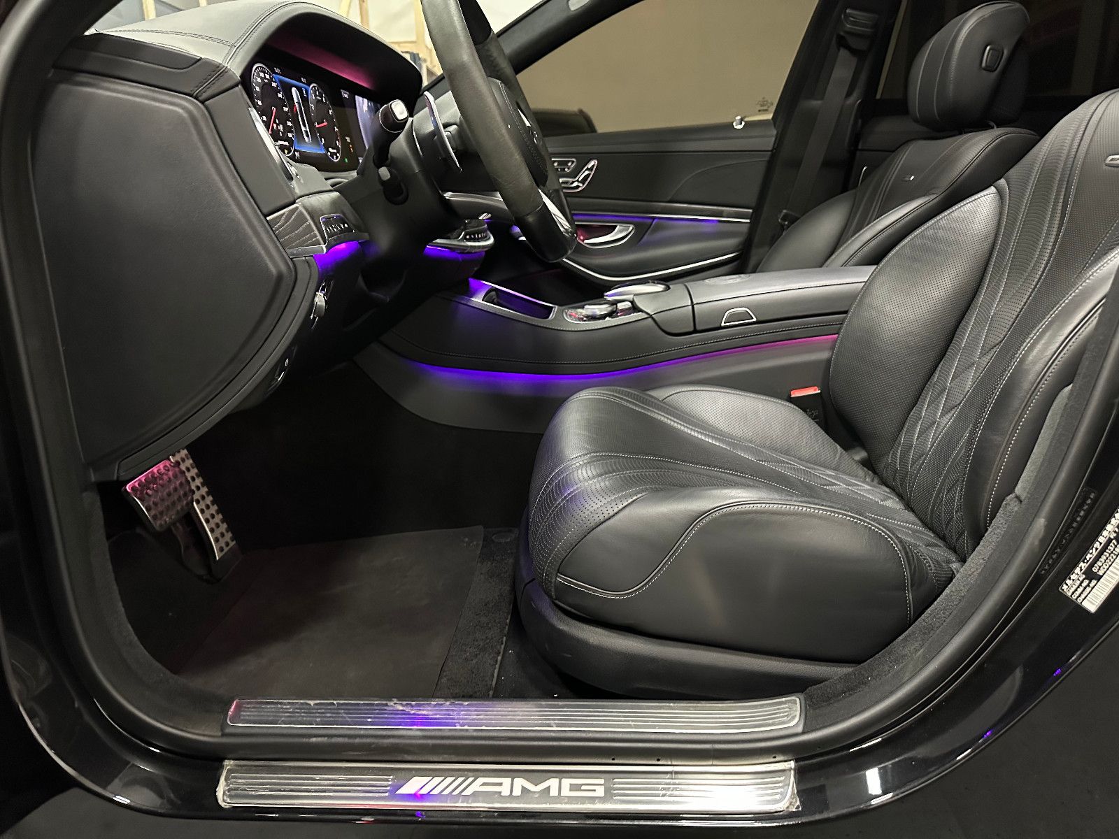 Fahrzeugabbildung Mercedes-Benz S 63 AMG 4Matic+ L *22Zoll*PANO*Voll*