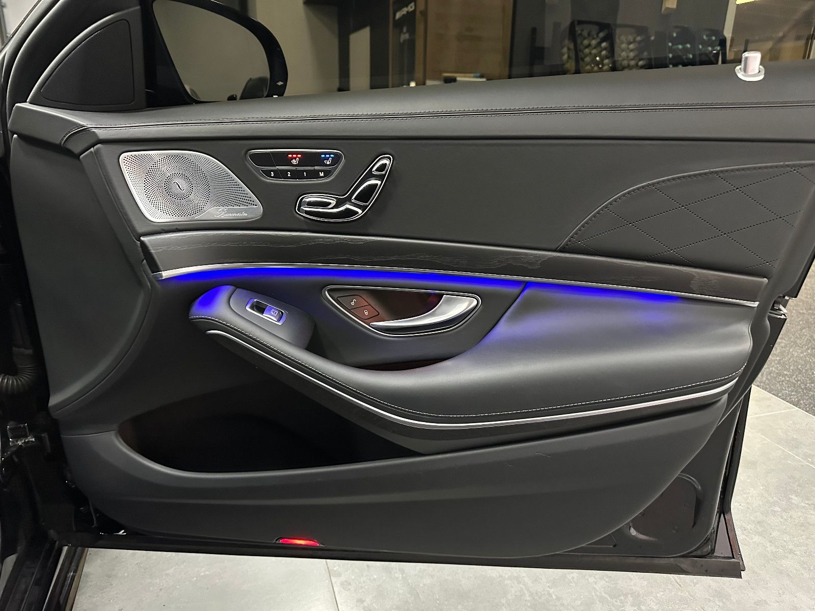 Fahrzeugabbildung Mercedes-Benz S 63 AMG 4Matic+ L *22Zoll*PANO*Voll*