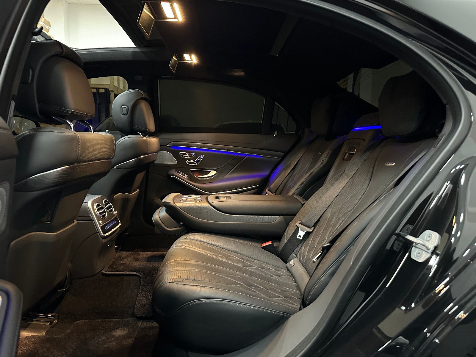 Fahrzeugabbildung Mercedes-Benz S 63 AMG 4Matic+ L *22Zoll*PANO*Voll*