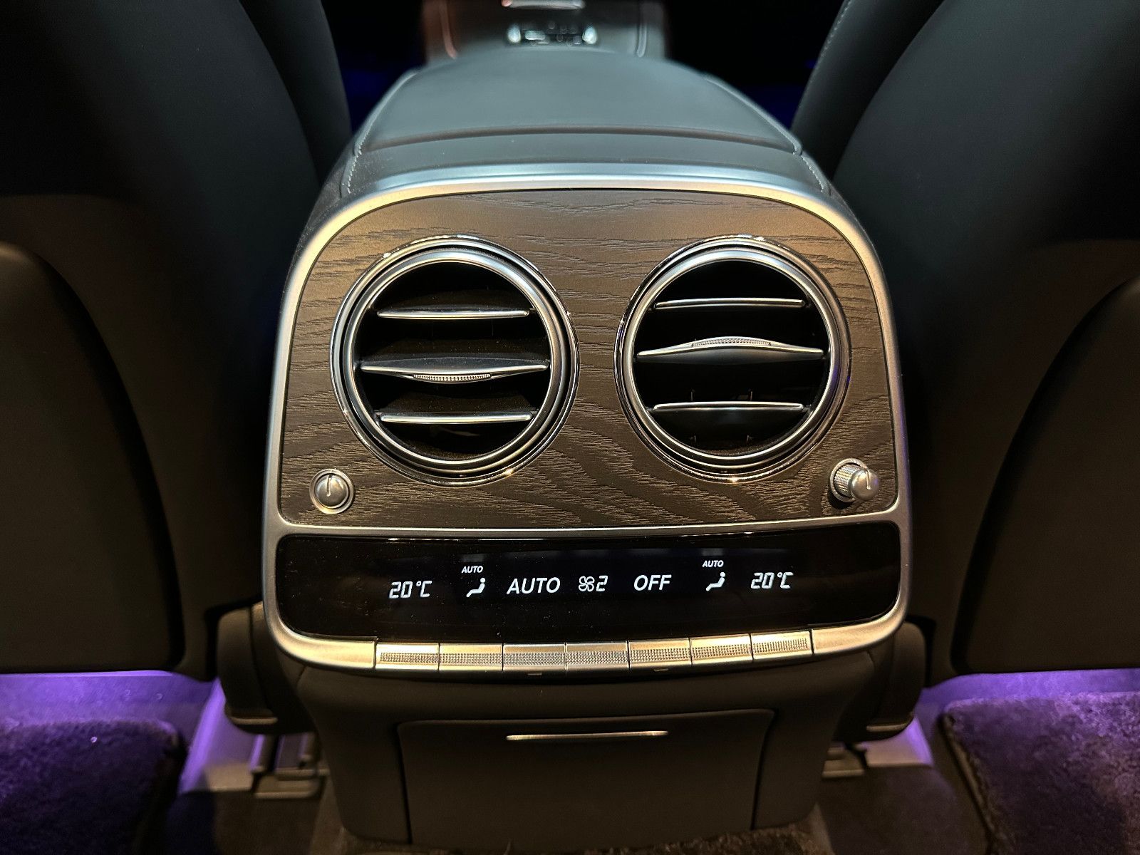 Fahrzeugabbildung Mercedes-Benz S 63 AMG 4Matic+ L *22Zoll*PANO*Voll*