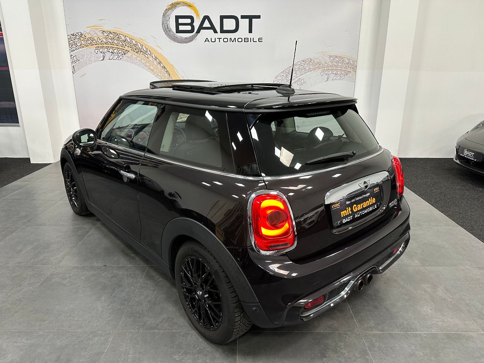Fahrzeugabbildung MINI Cooper S *HEADUP*HARMAN*PANO*ALLWETTER*