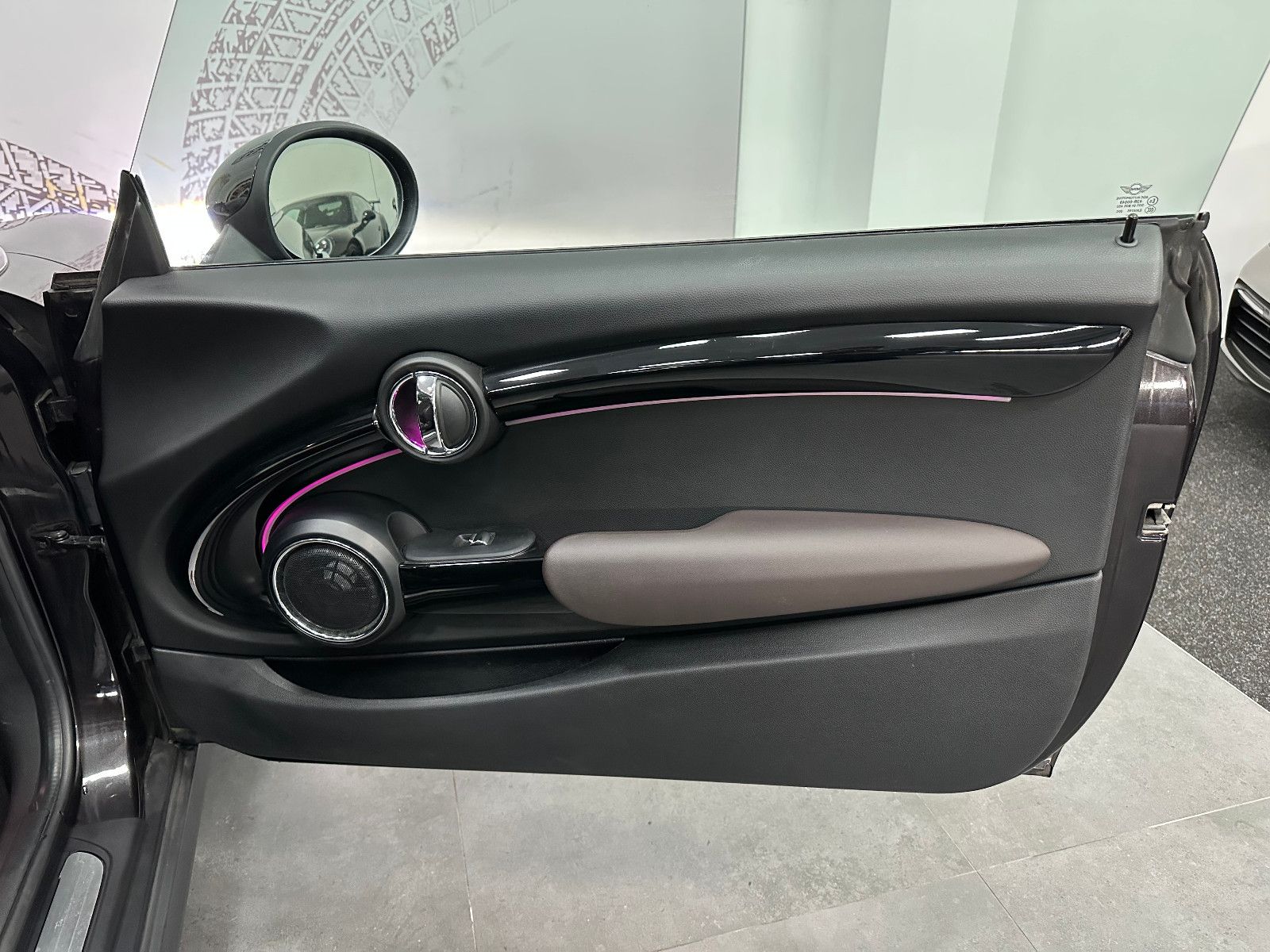 Fahrzeugabbildung MINI Cooper S *HEADUP*HARMAN*PANO*ALLWETTER*