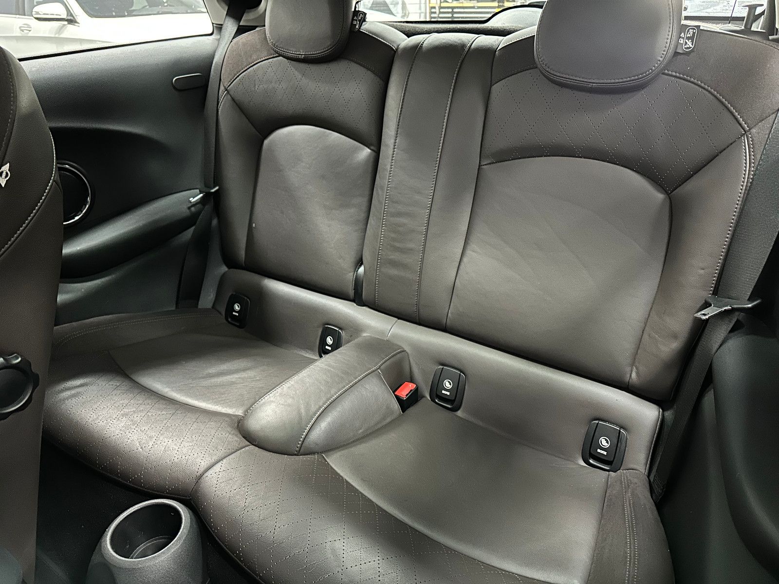 Fahrzeugabbildung MINI Cooper S *HEADUP*HARMAN*PANO*ALLWETTER*