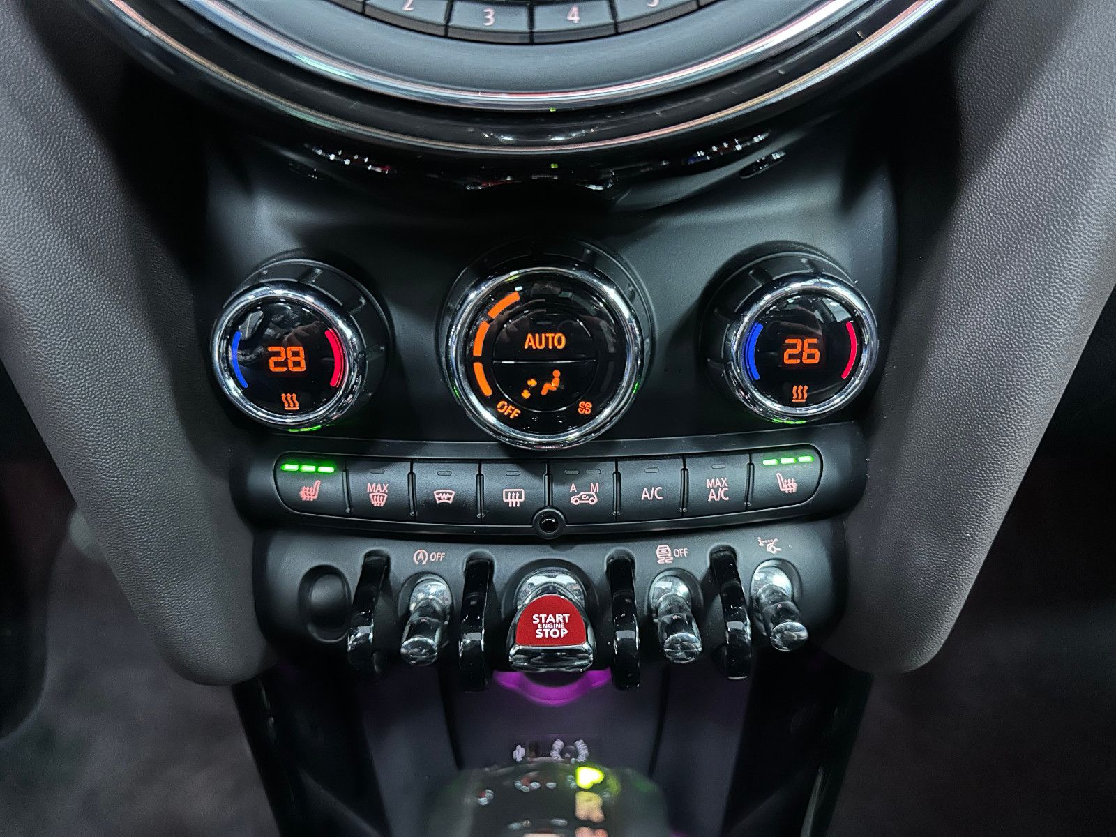 Fahrzeugabbildung MINI Cooper S *HEADUP*HARMAN*PANO*ALLWETTER*