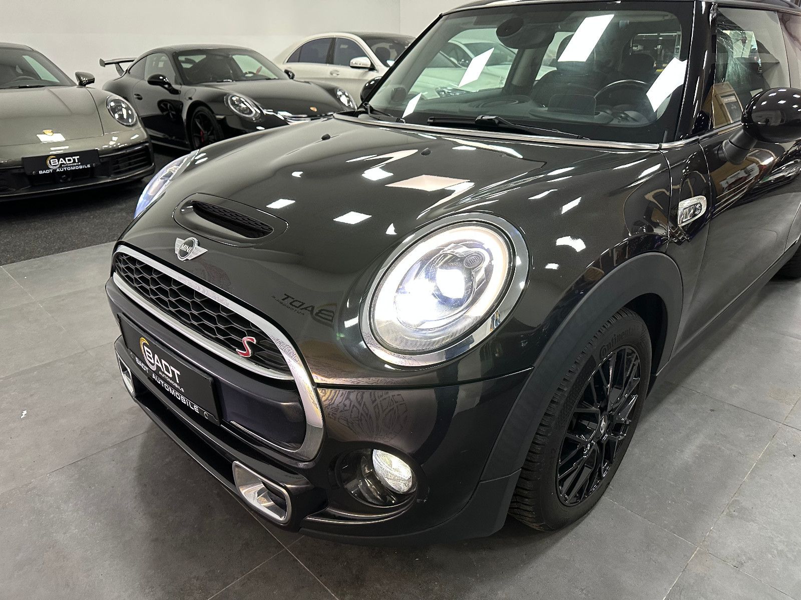 Fahrzeugabbildung MINI Cooper S *HEADUP*HARMAN*PANO*ALLWETTER*