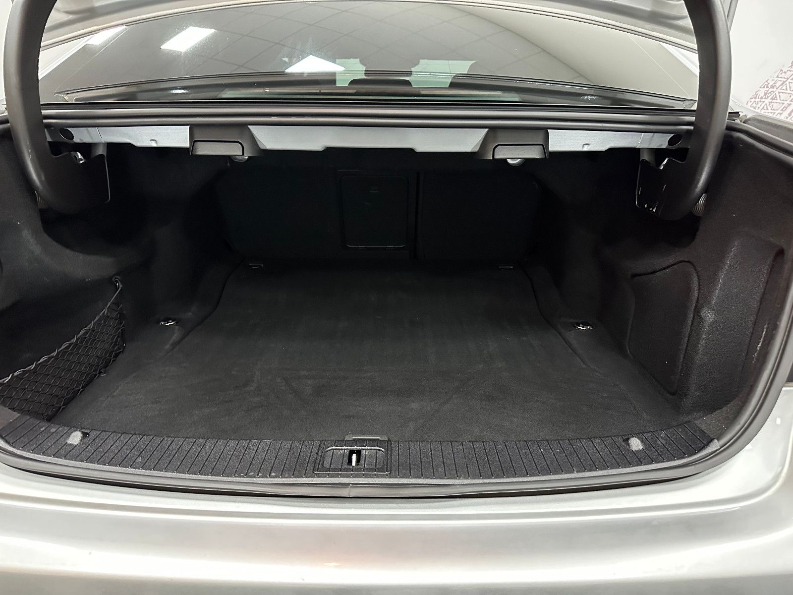 Fahrzeugabbildung Mercedes-Benz E 300 CGI BlueEfficiency 4-Matic AMG Line 360°