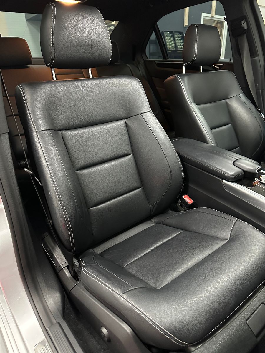 Fahrzeugabbildung Mercedes-Benz E 300 CGI BlueEfficiency 4-Matic AMG Line 360°