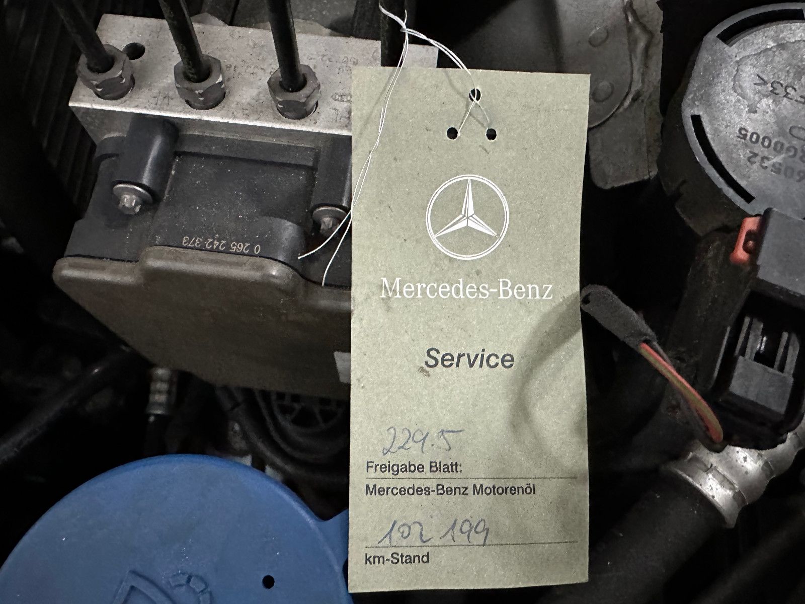 Fahrzeugabbildung Mercedes-Benz E 300 CGI BlueEfficiency 4-Matic AMG Line 360°