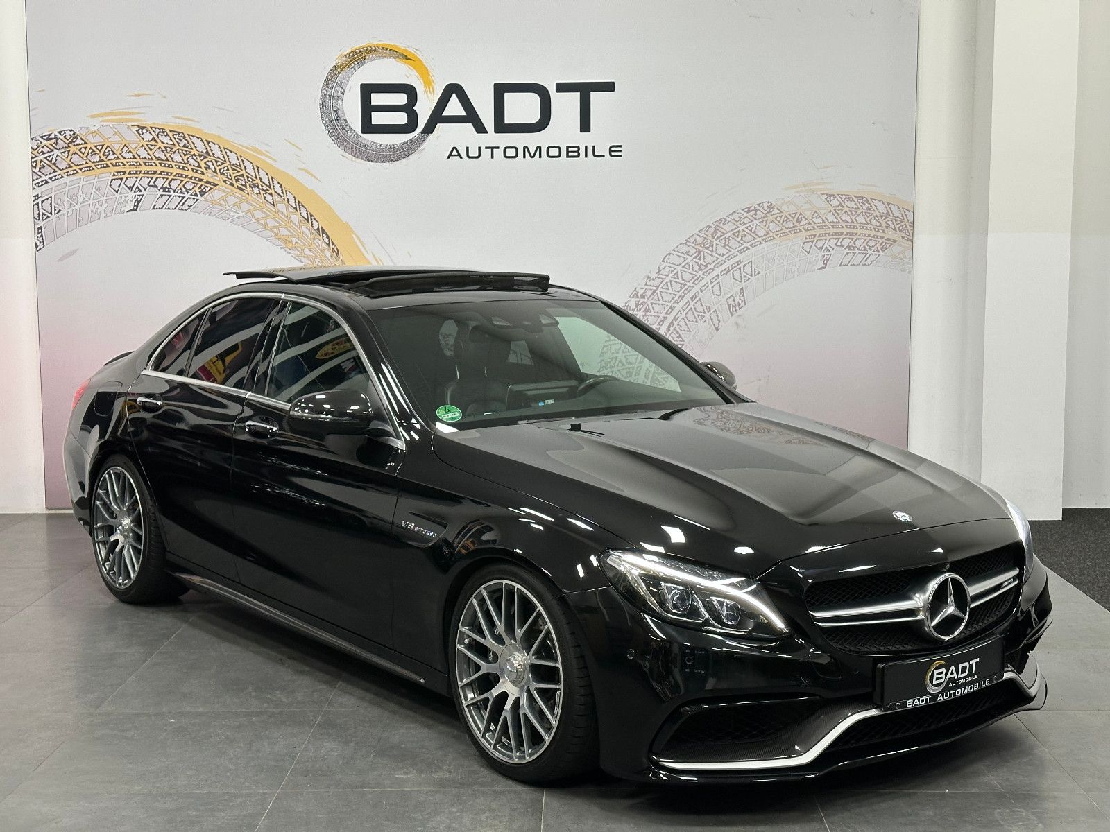 Fahrzeugabbildung Mercedes-Benz C 63 AMG*Pano*Burmester*Carbon Paket*KW GEWINDE*