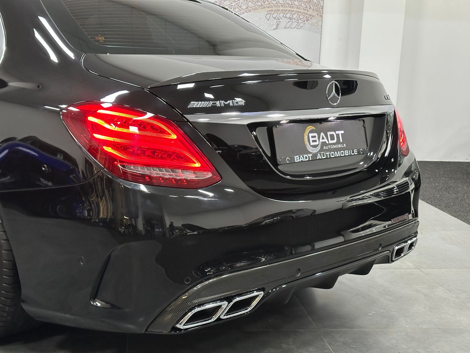 Fahrzeugabbildung Mercedes-Benz C 63 AMG*Pano*Burmester*Carbon Paket*KW GEWINDE*