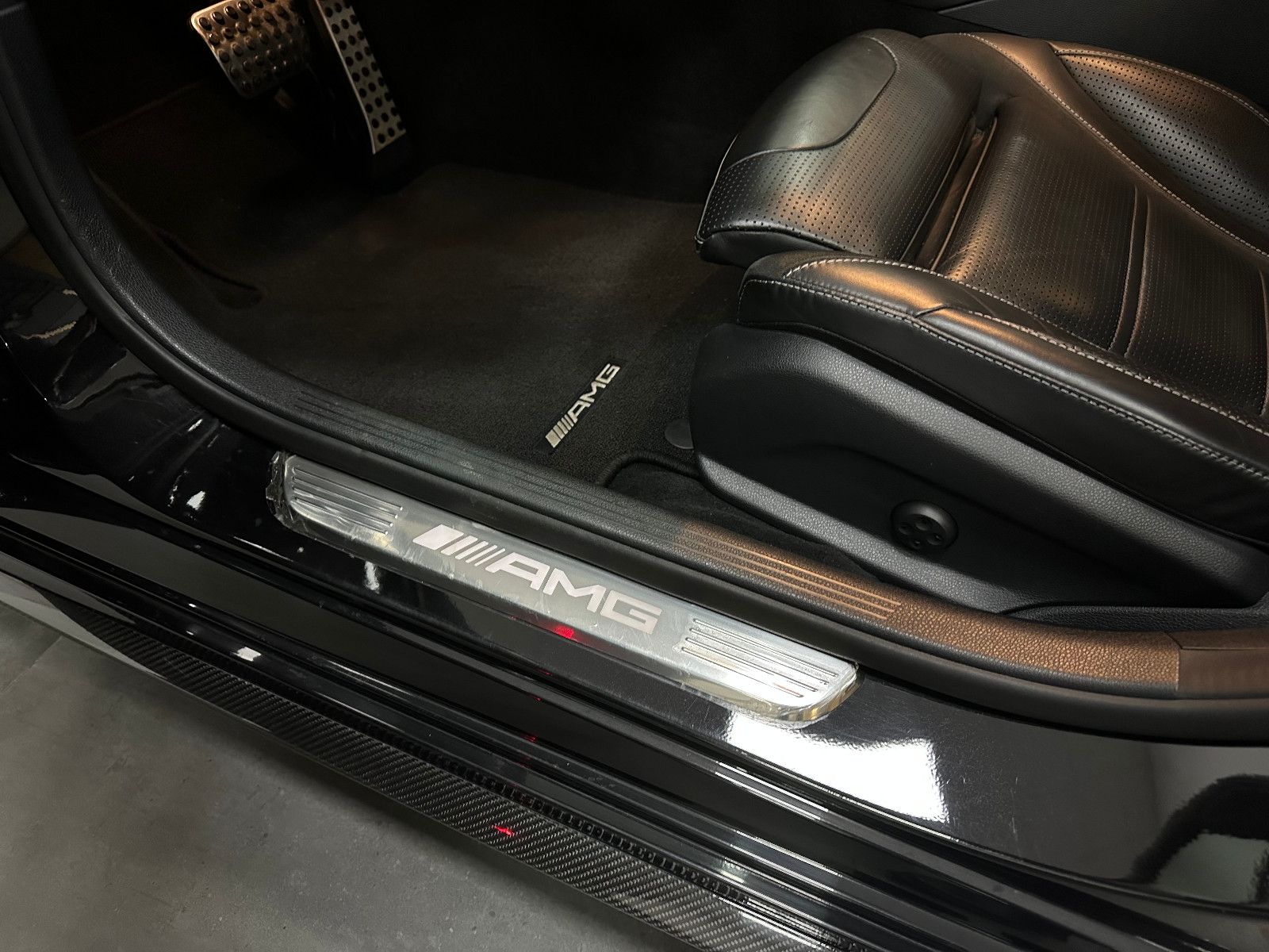 Fahrzeugabbildung Mercedes-Benz C 63 AMG*Pano*Burmester*Carbon Paket*KW GEWINDE*