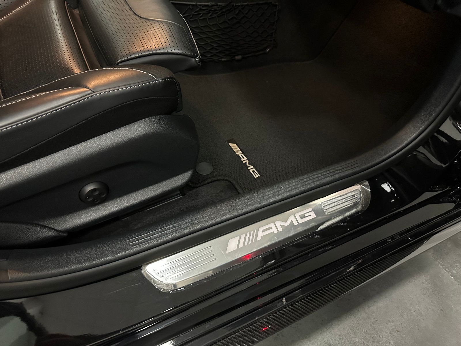 Fahrzeugabbildung Mercedes-Benz C 63 AMG*Pano*Burmester*Carbon Paket*KW GEWINDE*