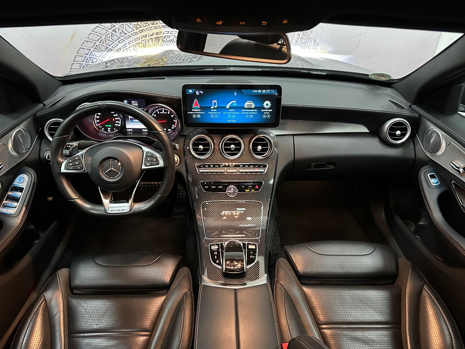 Fahrzeugabbildung Mercedes-Benz C 63 AMG*Pano*Burmester*Carbon Paket*KW GEWINDE*