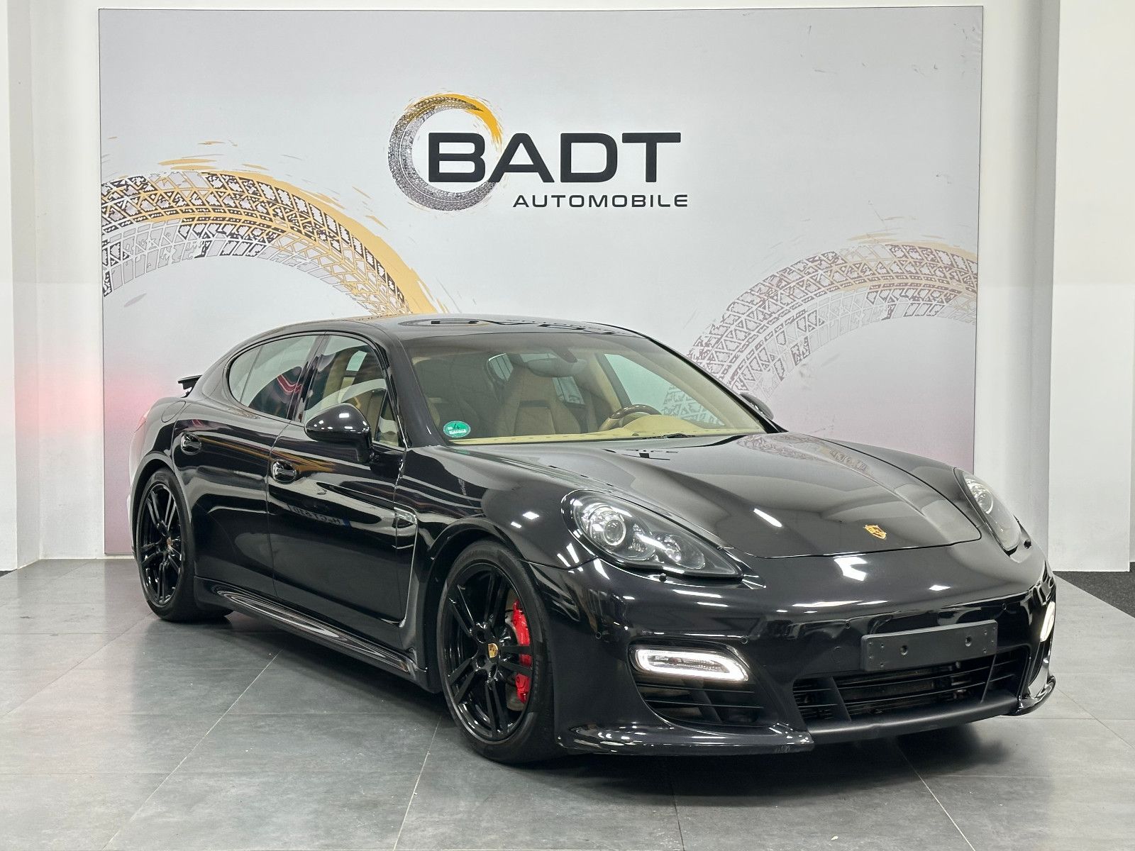 Fahrzeugabbildung Porsche Panamera GTS BOSE 20" BEIGE KLAPPENAUSPUFF