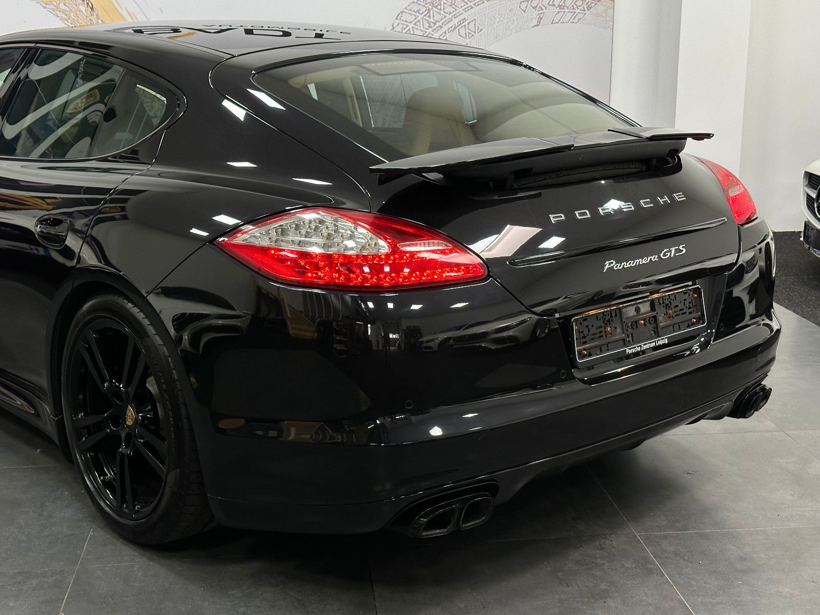 Fahrzeugabbildung Porsche Panamera GTS BOSE 20" BEIGE KLAPPENAUSPUFF