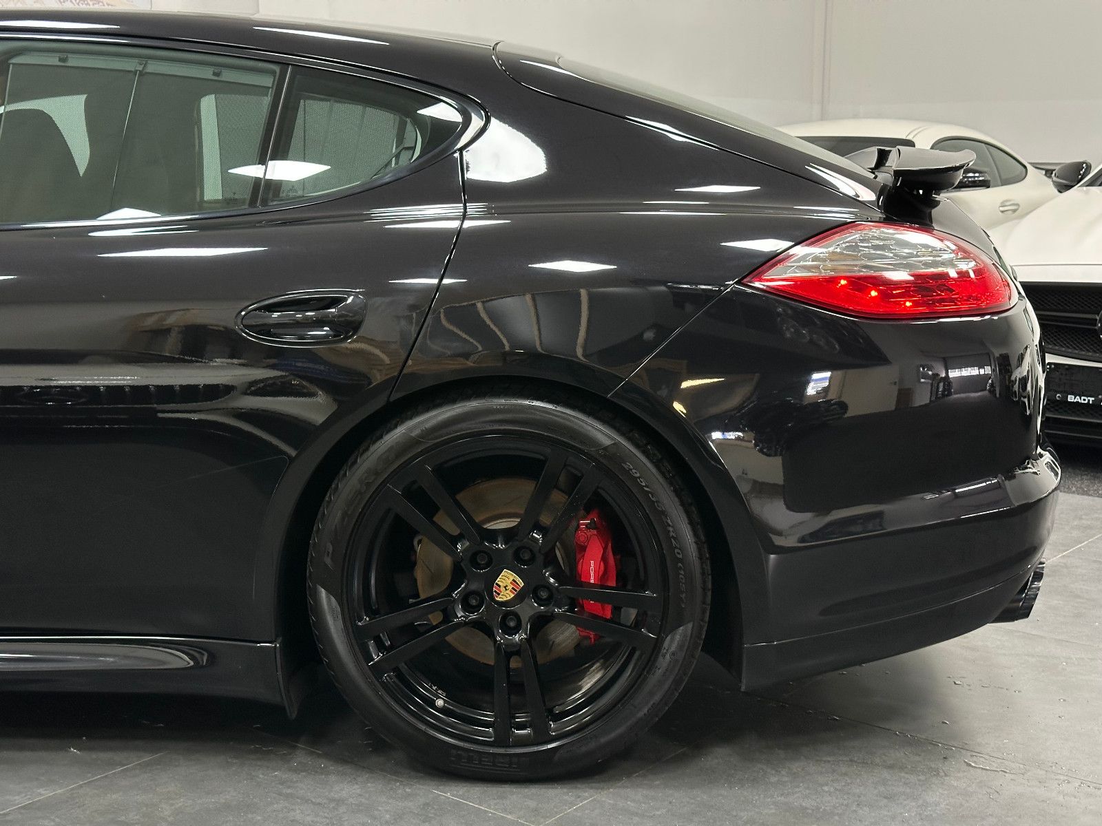 Fahrzeugabbildung Porsche Panamera GTS BOSE 20" BEIGE KLAPPENAUSPUFF