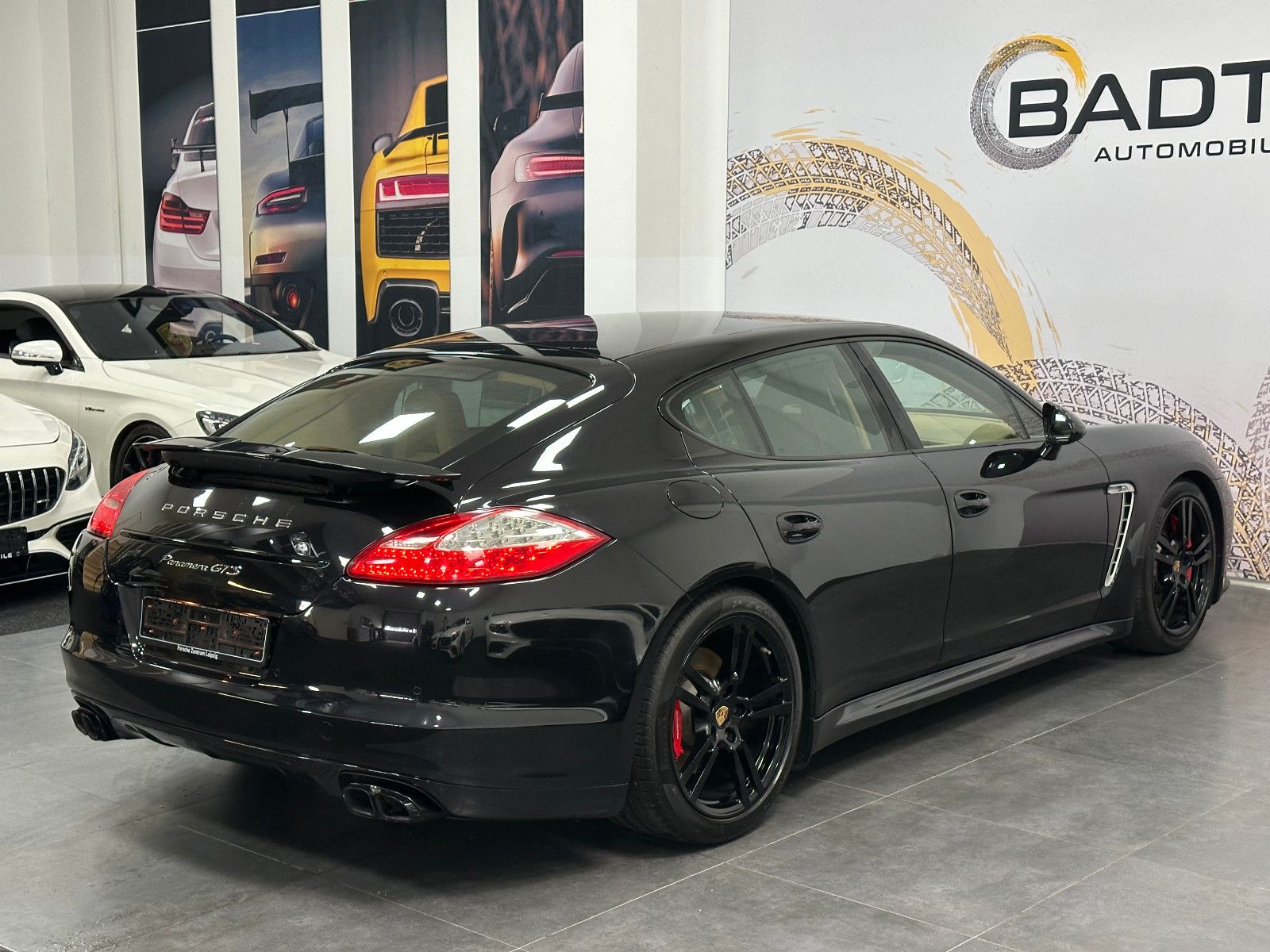 Fahrzeugabbildung Porsche Panamera GTS BOSE 20" BEIGE KLAPPENAUSPUFF