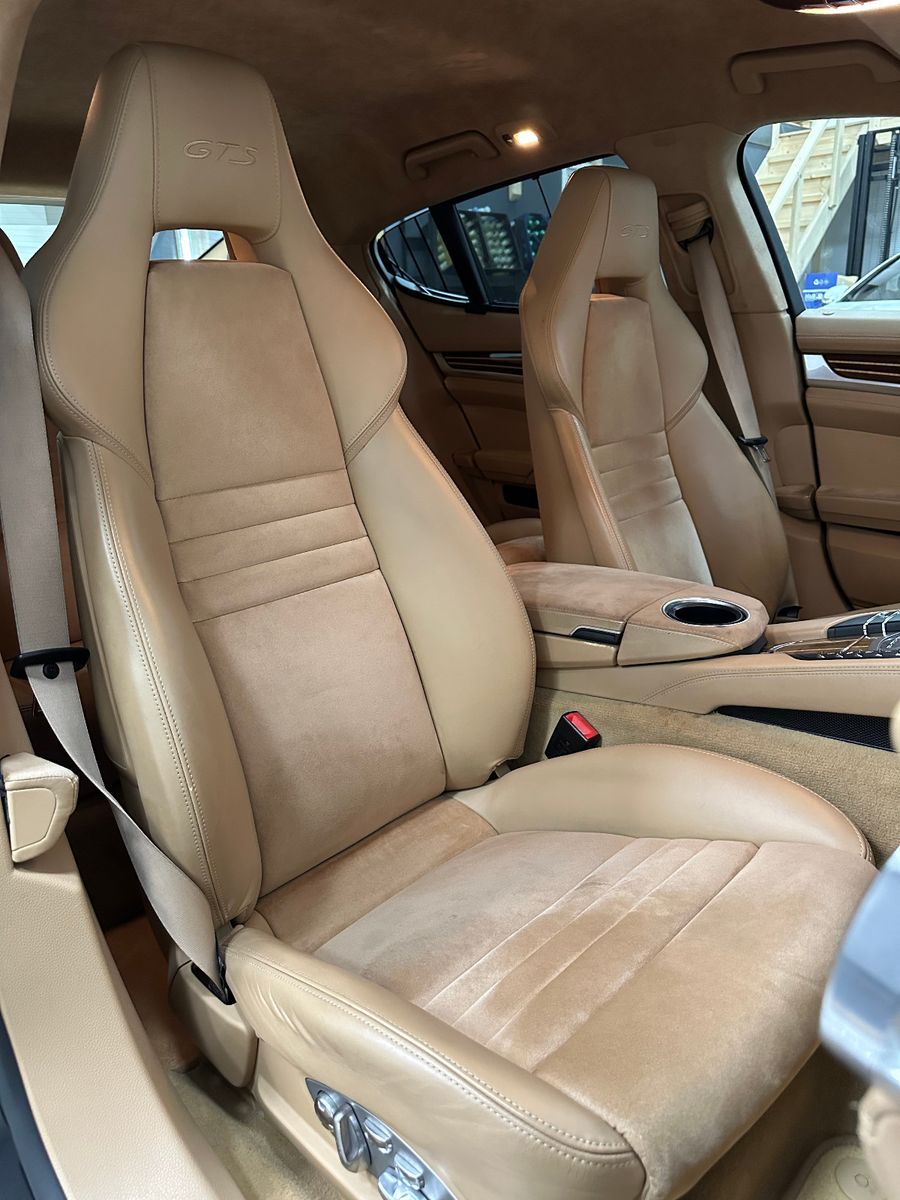 Fahrzeugabbildung Porsche Panamera GTS BOSE 20" BEIGE KLAPPENAUSPUFF