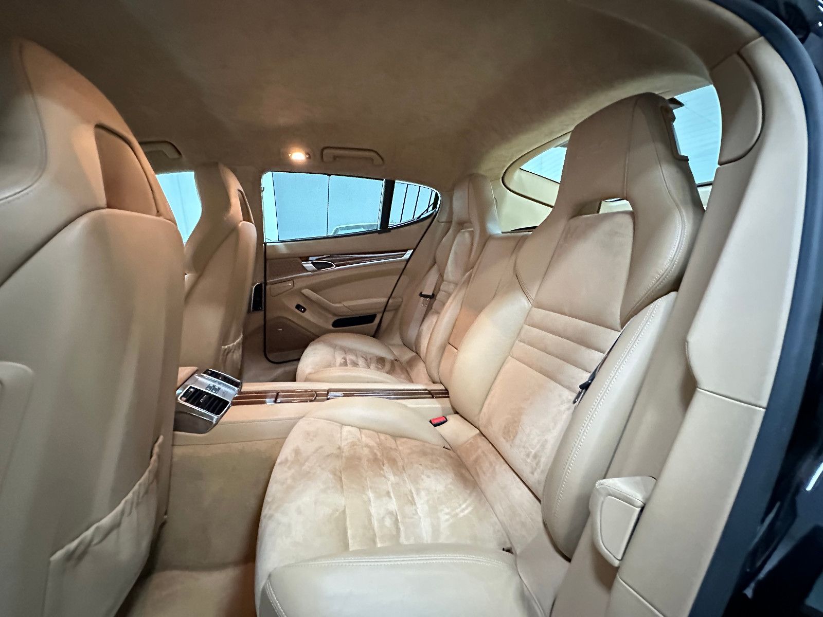 Fahrzeugabbildung Porsche Panamera GTS BOSE 20" BEIGE KLAPPENAUSPUFF