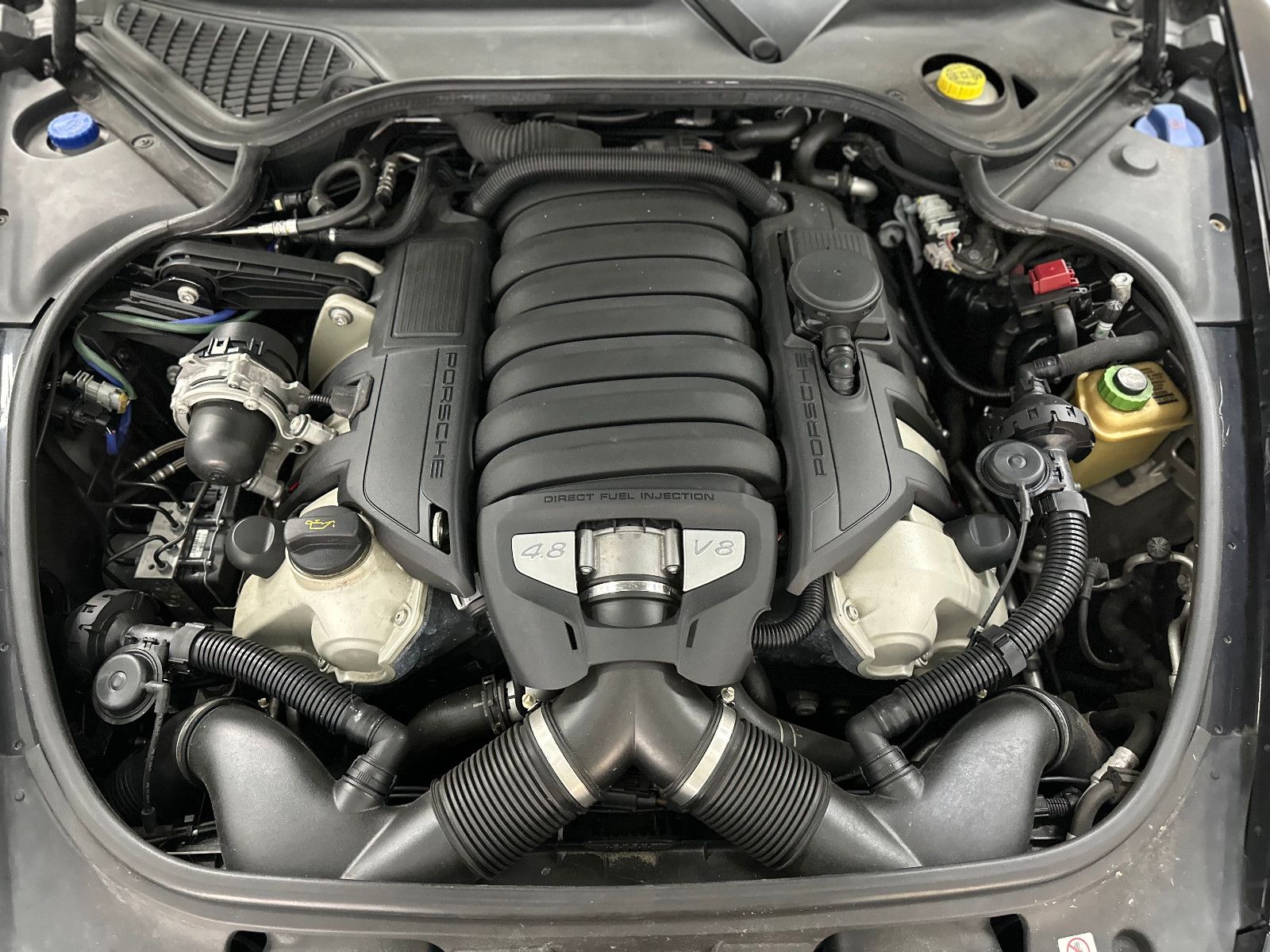 Fahrzeugabbildung Porsche Panamera GTS BOSE 20" BEIGE KLAPPENAUSPUFF