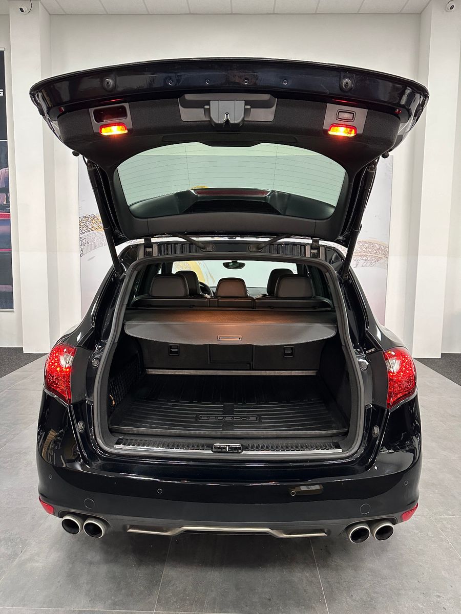 Fahrzeugabbildung Porsche Cayenne Turbo Burmester Memory Schiebedach